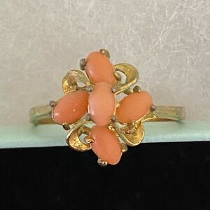 Vintage 18K HGE Pink Coral/Cabochon Cluster Ring Floral Gold Tone (9)